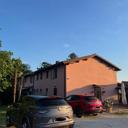 La Rondinella Lantgård Dozza