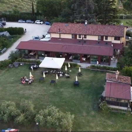 La Rondinella Κατάλυμα σε φάρμα Dozza