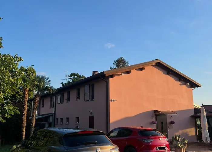 La Rondinella Lantgård Dozza